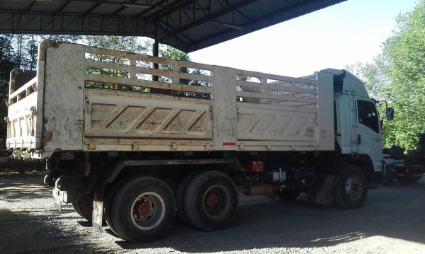 อีชูชุ 300แรง 2 เพาดั้มกระบะสามมิตร ปี54  ขายทั้งสดและผ่อน พร้อมใช้ครับ