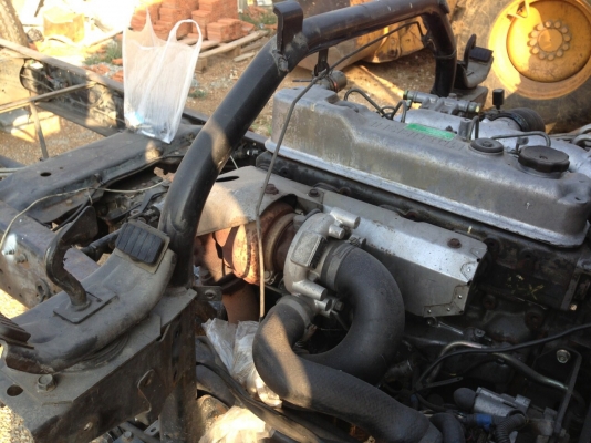 รถ 6 ล้อ Mitsubishi Canter
