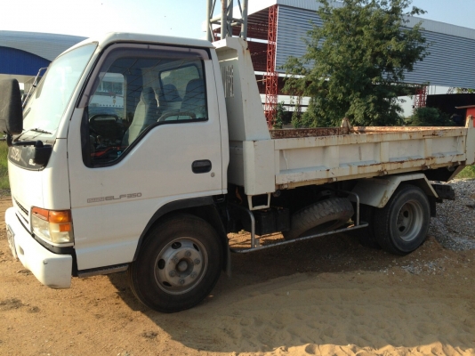 รถ6ล้อ Isuzu ELF