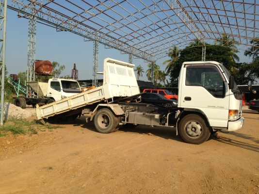 รถ6ล้อ Isuzu ELF รถ6ล้อ Isuzu ELF