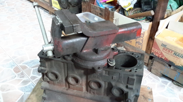 ปากาเหล็กเหนียว 5 นิ้ว ฐานหมุนได้