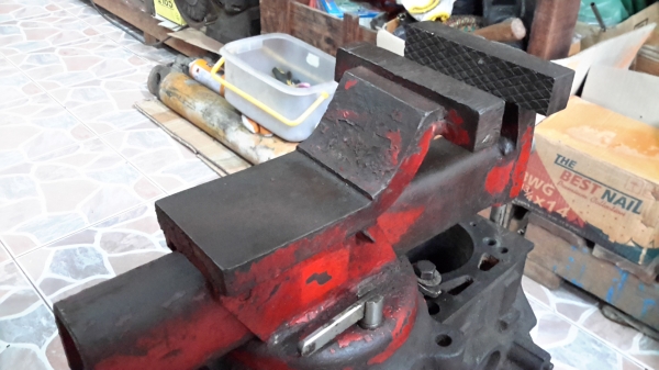 ปากาเหล็กเหนียว 5 นิ้ว ฐานหมุนได้