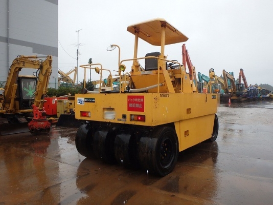 ขายรถบดล้อยาง 7 ล้อ SAKAI : T2  S/N: TTS4-21735