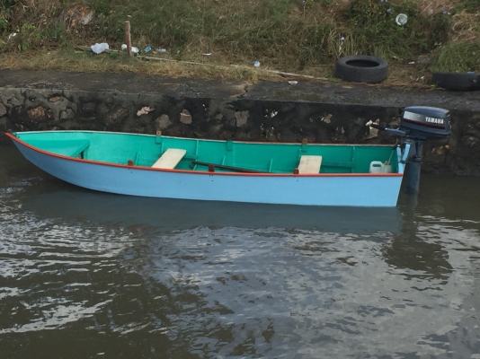 (ลดกระหน่ำ ต้อนรับปีใหม่) ขายเรือไม้ ต่อใหม่ หุ้มไฟเบอร์ 2 ชั้นทั้งด้านในและด้านนอก ยาว 12 ฟุตพร้อมเครื่อง Yamaha สภาพดี พร้อมใช้ 5 แรง