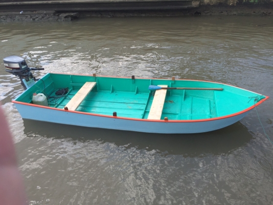 (ลดกระหน่ำ ต้อนรับปีใหม่) ขายเรือไม้ ต่อใหม่ หุ้มไฟเบอร์ 2 ชั้นทั้งด้านในและด้านนอก ยาว 12 ฟุตพร้อมเครื่อง Yamaha สภาพดี พร้อมใช้ 5 แรง