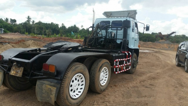 ขายรถบรรทุก 10 ล้อหัวลาก ISUZU ROCKY 240 แรงม้านางฟ้าแท้ มีระบบปั่นไฮดรอลิค ราคา 750000