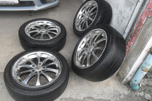 ล้อแม็ก17นิ้ว5รู114 พร้อมยาง สวยๆ 4 ล้อ ราคา 6900 บาท