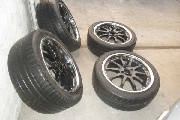 ล้อแม็ก17นิ้ว4รู100 พร้อมยาง สวยๆ 4 ล้อ ราคา 6450 บาท