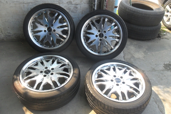 ล้อแม็ก18นิ้ว 5รู114 พร้อมยาง สวยๆ 4 ล้อ ราคา 7900 บาท