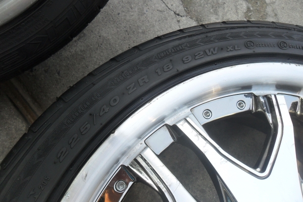 ล้อแม็ก18นิ้ว 5รู114 พร้อมยาง สวยๆ 4 ล้อ ราคา 7900 บาท