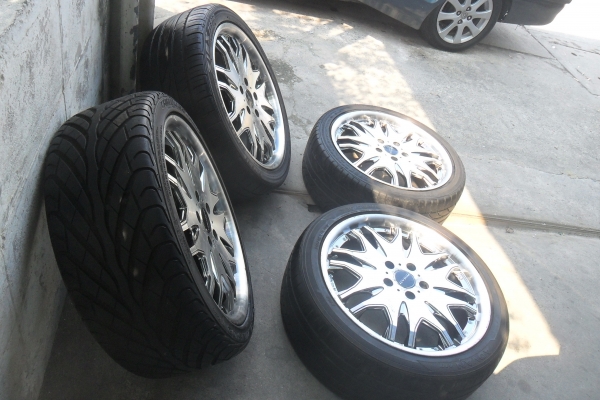 ล้อแม็ก18นิ้ว 5รู114 พร้อมยาง สวยๆ 4 ล้อ ราคา 7900 บาท