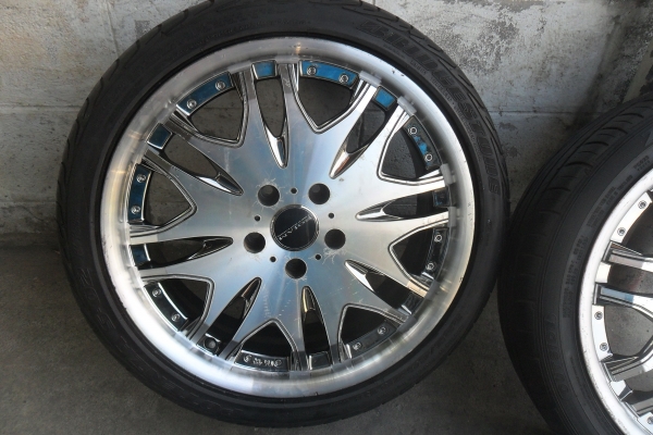 ล้อแม็ก18นิ้ว 5รู114 พร้อมยาง สวยๆ 4 ล้อ ราคา 7900 บาท