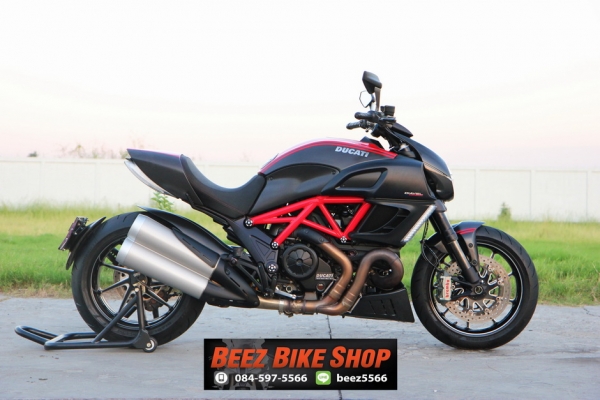ขาย Ducati Diavel ตัวท็อปสุด Red carbon รถศูนย์ทองหล่อ ทะเบียนแท้ สภาพป้ายแดง ไม่มีรอยไร้ที่ติด