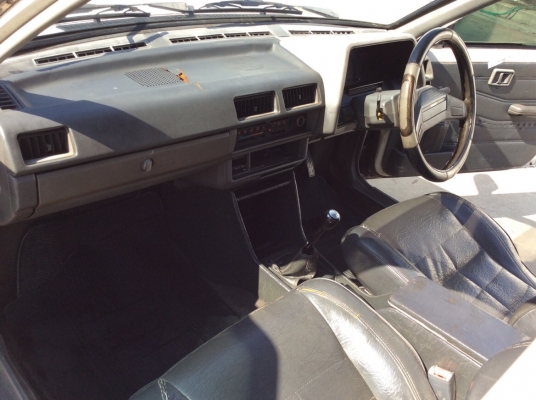 ขายรถนิสสัน ซันนี่ b11 ปี93 เครื่อง 1.3 เกียร์ธรรมดา5เกียร์ ภายในเบาะหนังสะอาดแอร์เย็นฉ่ำ ไมล์ใช้ได้หมด ตัวถังเดิมๆไม่มีชนสีเดิมบางหลังคาสีปูดมีริ้วรอยรอบคัน แบตใหม่ ยางใหม่ๆ4เส้น เครื่องวิ่งดี เกียร์แน่น ช่างล่างดี รถขับดีเลยครับผมลองขับเรียบร้อย ภาษี59