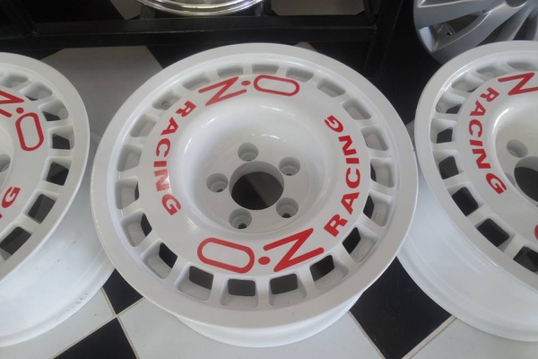 OZ racing 15x7 ET-15 5/114 กิ๊ปๆ ชุดละ9500บาท