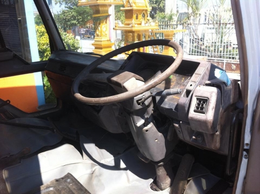 หัวเก๋ง Fuso ทำสีเก็บงานใหม่ สภาพสวยงาม ราคาไม่แพง