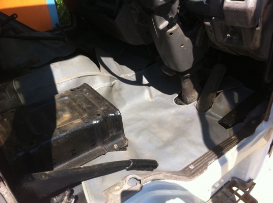 หัวเก๋ง Fuso ทำสีเก็บงานใหม่ สภาพสวยงาม ราคาไม่แพง