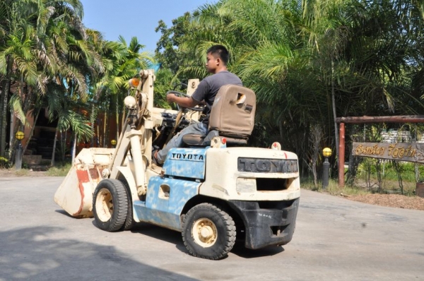 ขายรถตัก TOYOTA SG07 สวยเดิมจากญี่ปุ่น ยังไม่เคยใช้ในไทย 85,000เท่านั้น!! ขายรถตัก TOYOTA SG07 สวยเดิมจากญี่ปุ่น ยังไม่เคยใช้ในไทย 85,000เท่านั้น!!