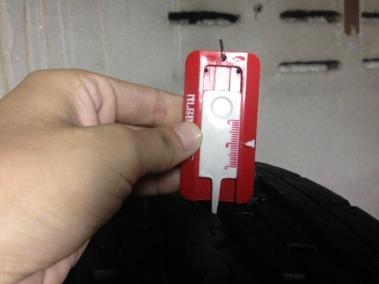 ยางป้ายแดง 245-70R16 ปลายปี15 ยางป้ายแดง 245-70R16 ปลายปี15