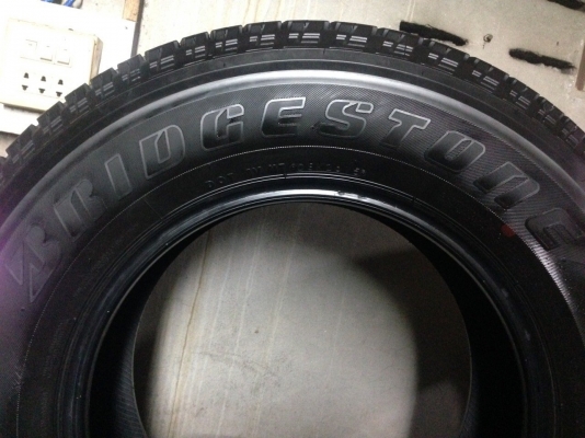 ยางป้ายแดง 245-70R16 ปลายปี15 ยางป้ายแดง 245-70R16 ปลายปี15