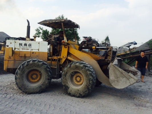 ขายรถตัก KOMATSU510 สนใจติดต่อ คุณรัตนศักดิ์ 081-7621704