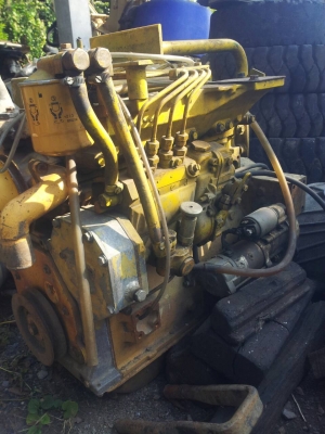 ขายเครื่่อง KOMATSU  4D95  ใส่ PC 60