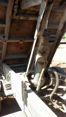 Isuzu 6 ล้อดัมพ์คอกเกษตร