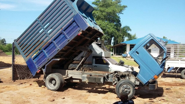 Isuzu 6 ล้อดัมพ์คอกเกษตร