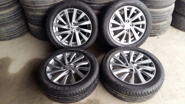 ขายล้อแม็กป้ายแดง mitsu attrage 15" ยางปี15 สนใจติดต่อ ตาเล็ก ล้อและยาง ครับ 081-3747940