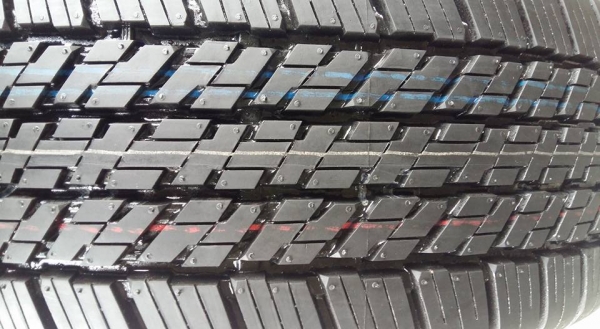 ขายล้อแม็กป้ายแดง new pajero 18" พร้อมยางปี15 สนใจติดต่อเล็กคลองสามครับ 081-3747940