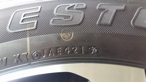 ขายล้อแม็กป้ายแดง new pajero 18" พร้อมยางปี15 สนใจติดต่อเล็กคลองสามครับ 081-3747940