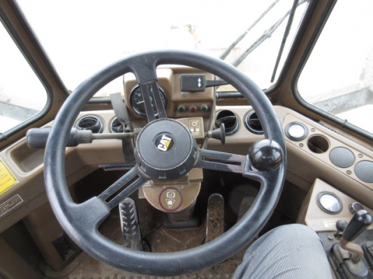 ขายรถตักล้อยาง CAT936F S/N: 9MK00695