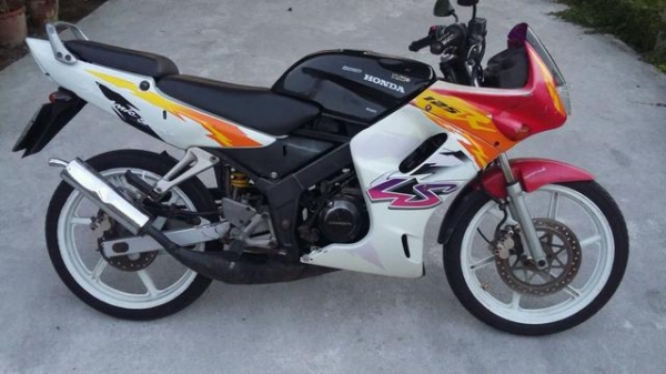 ขายแอลเอส ถูกๆ สวยๆ เครื่องดี น่าใช้ ขี่ได้ปกติ ทะเบียนไม่ขาดต่อ 0891123302