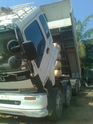 10ล้อดั้มสามมิตร ISUZU DECA 270 ปี49 ให้เครื่องยนตร์2เครื่องเครื่องแก็ซและน้ำมัน