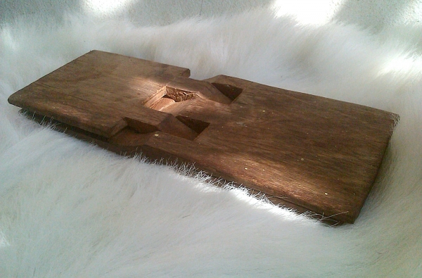 หมอนไม้เก่า ทำจากไม้ชิ้นเดียว