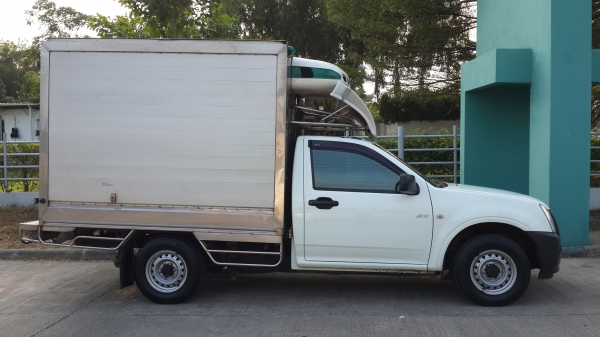 ขายรถตู้เย็น สภาพดี ทำอุณหภูมิ-18 องศา ตู้ได้มาตราฐาน