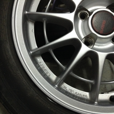 แม็กLenso แมงมุม ขอบ 15 นิ้ว 4 รู 100แถมยางพอใช้