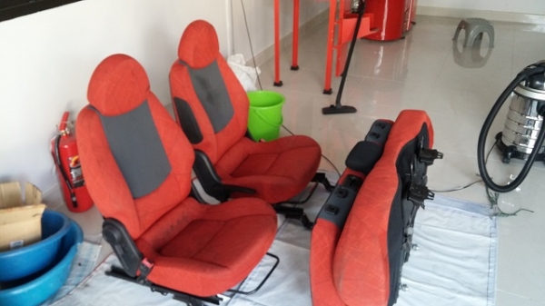 เบาะ mitsubishi พร้อม airbag ในตัวสีแดงสวย เบาะ mitsubishi พร้อม airbag ในตัวสีแดงสวย