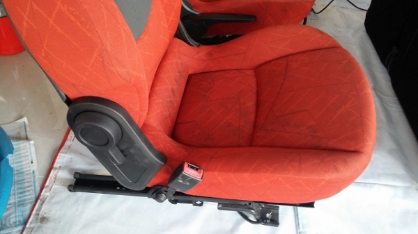 เบาะ mitsubishi พร้อม airbag ในตัวสีแดงสวย เบาะ mitsubishi พร้อม airbag ในตัวสีแดงสวย