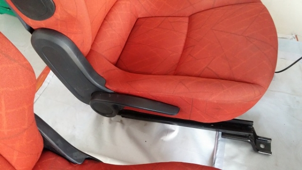 เบาะ mitsubishi พร้อม airbag ในตัวสีแดงสวย เบาะ mitsubishi พร้อม airbag ในตัวสีแดงสวย