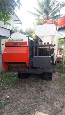 ขายรถเกี่ยวข้าว DC 60 PLUS  นิ้วสปริง