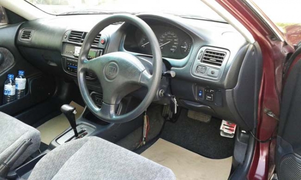 Honda civic ปี 96   -เครื่อง Vtec แน่นดี แห้งๆ -เกียร์ออโต้ เปลี่ยนนิ่มทุกเกียร์ -ติดแก๊ส lpg ระบบดูด (ยังไม่แจ้งลงเล่ม) -ช่วงล่างแน่น เลี้ยวไม่ดัง -ดิสก์เบรค 4 ล้อ -ระบบเบรค ABS -สีสวย -แอร์หนาว -ภายในสะอาดเรียบร้อย -กระจกไฟฟ้า ปรับข้างไฟฟ้า -ภาษี 59 เอก
