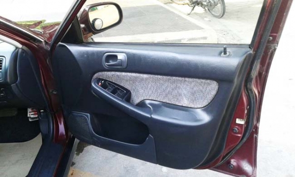 Honda civic ปี 96   -เครื่อง Vtec แน่นดี แห้งๆ -เกียร์ออโต้ เปลี่ยนนิ่มทุกเกียร์ -ติดแก๊ส lpg ระบบดูด (ยังไม่แจ้งลงเล่ม) -ช่วงล่างแน่น เลี้ยวไม่ดัง -ดิสก์เบรค 4 ล้อ -ระบบเบรค ABS -สีสวย -แอร์หนาว -ภายในสะอาดเรียบร้อย -กระจกไฟฟ้า ปรับข้างไฟฟ้า -ภาษี 59 เอก