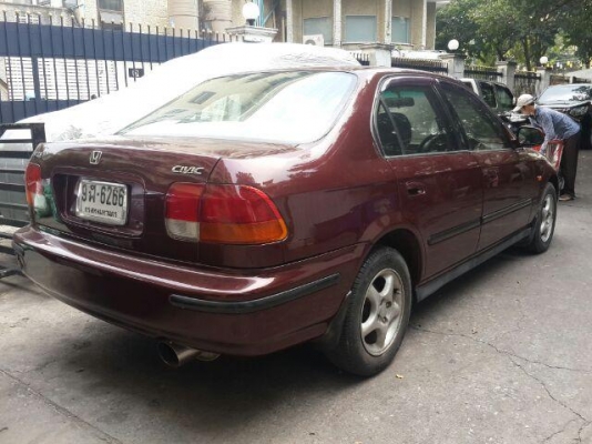 Honda civic ปี 96   -เครื่อง Vtec แน่นดี แห้งๆ -เกียร์ออโต้ เปลี่ยนนิ่มทุกเกียร์ -ติดแก๊ส lpg ระบบดูด (ยังไม่แจ้งลงเล่ม) -ช่วงล่างแน่น เลี้ยวไม่ดัง -ดิสก์เบรค 4 ล้อ -ระบบเบรค ABS -สีสวย -แอร์หนาว -ภายในสะอาดเรียบร้อย -กระจกไฟฟ้า ปรับข้างไฟฟ้า -ภาษี 59 เอก