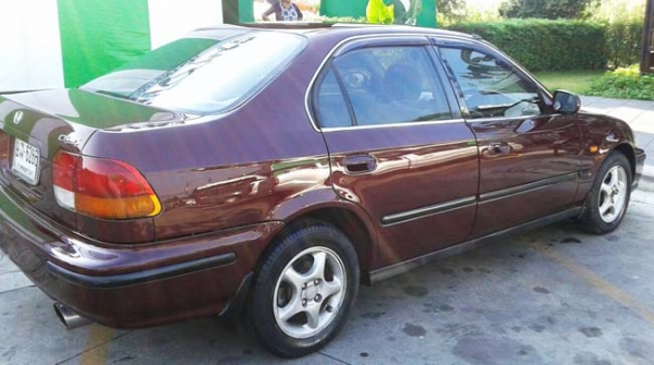 Honda civic ปี 96   -เครื่อง Vtec แน่นดี แห้งๆ -เกียร์ออโต้ เปลี่ยนนิ่มทุกเกียร์ -ติดแก๊ส lpg ระบบดูด (ยังไม่แจ้งลงเล่ม) -ช่วงล่างแน่น เลี้ยวไม่ดัง -ดิสก์เบรค 4 ล้อ -ระบบเบรค ABS -สีสวย -แอร์หนาว -ภายในสะอาดเรียบร้อย -กระจกไฟฟ้า ปรับข้างไฟฟ้า -ภาษี 59 เอก