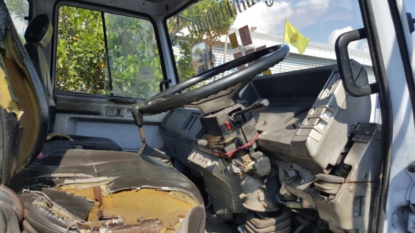 ขายหกล้อ ISUZU ROCKY FRR12LA 175 ยาวหกเมตร  ยาง8.25 ขอบ16 เครื่องเกียร์ดี คัชชีสวย ยางเรเดียนทั้งหกเส้น เบรคทริฟฟี่ พ่วงมาลัยเพาเวอร์ ทะเบียนไม่ขาดพร้อมโอน