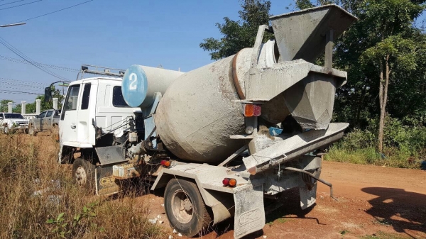 ขาย รถโม่ปูน 2.5 คิว 6 ล้อ ISUZU ROCKY เครื่อง 6BF1 185 แรงม้า คัสซีสวย F หน้า-หลัง พาวเวอร์ ยางเต็ม เก๋งสวยไม่ผุ ทะเบียนเต็มพร้อมโอน