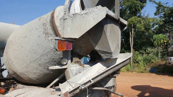 ขาย รถโม่ปูน 2.5 คิว 6 ล้อ ISUZU ROCKY เครื่อง 6BF1 185 แรงม้า คัสซีสวย F หน้า-หลัง พาวเวอร์ ยางเต็ม เก๋งสวยไม่ผุ ทะเบียนเต็มพร้อมโอน