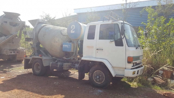 ขาย รถโม่ปูน 2.5 คิว 6 ล้อ ISUZU ROCKY เครื่อง 6BF1 185 แรงม้า คัสซีสวย F หน้า-หลัง พาวเวอร์ ยางเต็ม เก๋งสวยไม่ผุ ทะเบียนเต็มพร้อมโอน