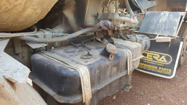 ขาย รถโม่ปูน 2.5 คิว 6 ล้อ ISUZU ROCKY เครื่อง 6BF1 185 แรงม้า คัสซีสวย F หน้า-หลัง พาวเวอร์ ยางเต็ม เก๋งสวยไม่ผุ ทะเบียนเต็มพร้อมโอน